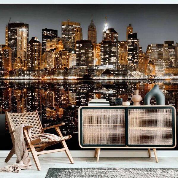 Carta da parati moderna New York dorato - architettura con effetto glamour riflessa nell'acqua