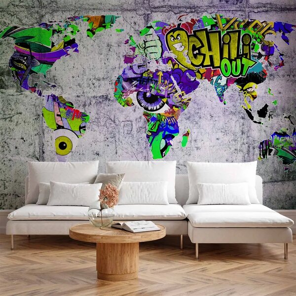 Carta da parati moderna Mondo del graffiti - colorata mappa del mondo su sfondo di cemento