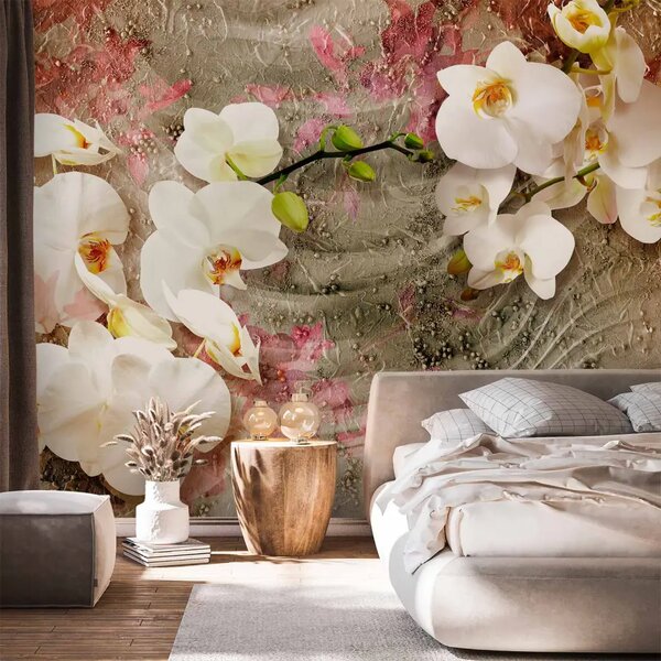 Carta da parati Orchidea del deserto - motivo di fiori su sfondo effetto onda