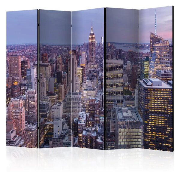 Paravento Città serale II - panorama dei grattacieli di Manhattan a New York