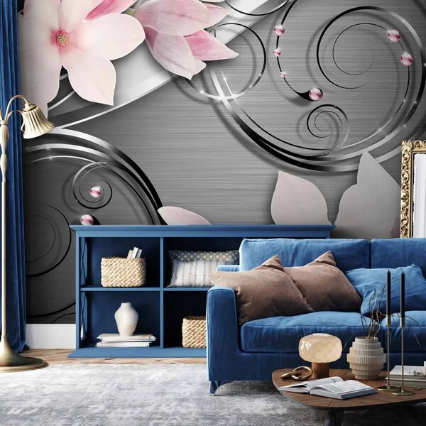 Carta da parati moderna Motivo floreale - Fiori di magnolia rosa su sfondo metallico