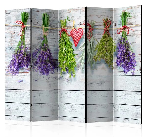 Paravento Ispirazioni primaverili II - spezie e lavanda su sfondo di legno