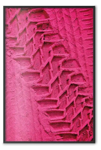 Poster: Traccia di pneumatici: sfondo rosa e ruota riflessa