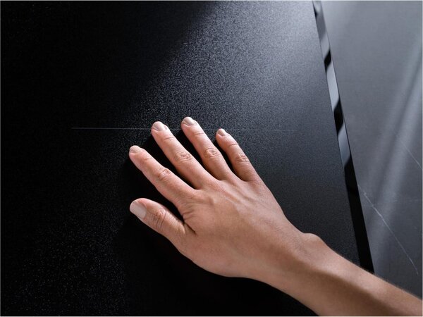 Aeg Piano Cottura a Induzione con Cappa Integrata Filtrante 4 Fuochi Larghezza 83 cm in Vetro colore Nero - NCP84C01AZ ComboHob