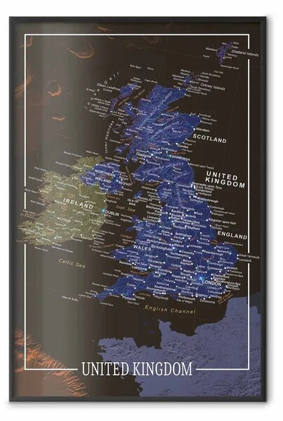 Poster: United Kingdom - mappa colorata del Regno Unito con scritte bianche