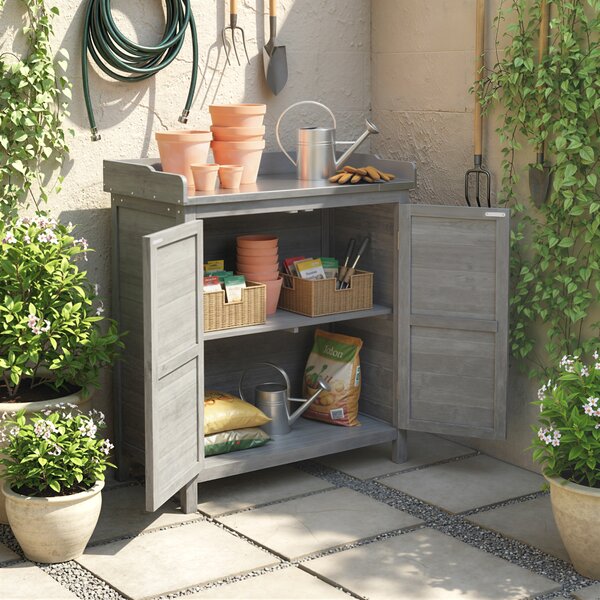 Outsunny Armadio da giardino con tavolo da piantare, capanno porta attrezzi in legno con piano lavoro zincato 2 ripiani Grigio | Aosom Italy