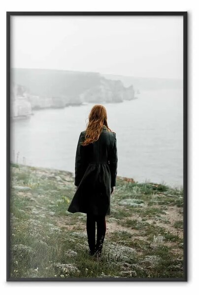 Poster: Che fare ora? - donna vestita di verde con mare e rocce