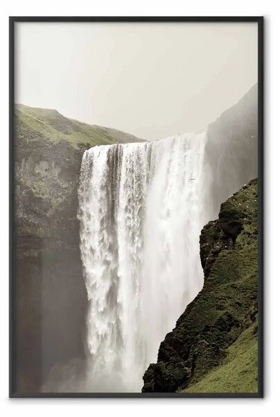 Poster: Maestosità della natura - cascata tra rocce con muschio