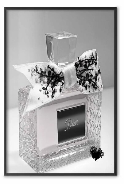 Poster: Dior nero - flacone di lusso di profumo con nastro su sfondo bianco