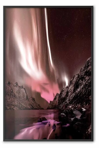 Poster: Terra dei sogni - paesaggio notturno con aurora rosa tra le montagne