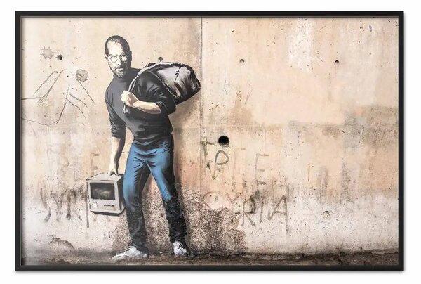 Poster: Steve - uomo con borsa e computer su sfondo di cemento arancione