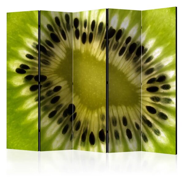 Paravento design Frutti: kiwi II - primo piano sulla polpa verde e i semi