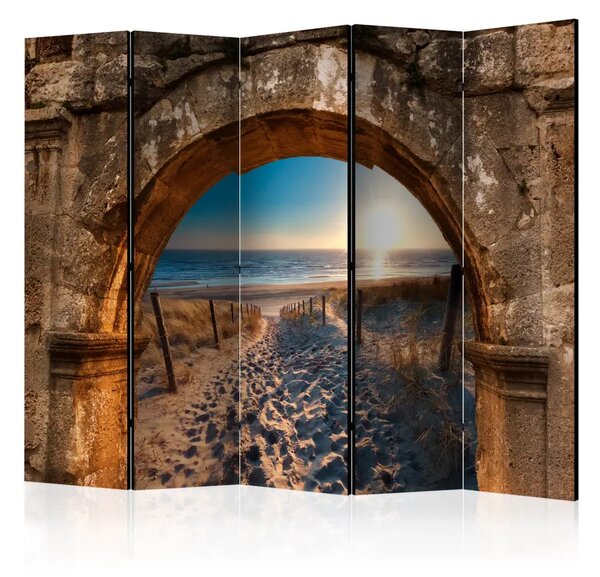 Paravento Arco e spiaggia II - vista delle impronte sulla sabbia contro l'oceano