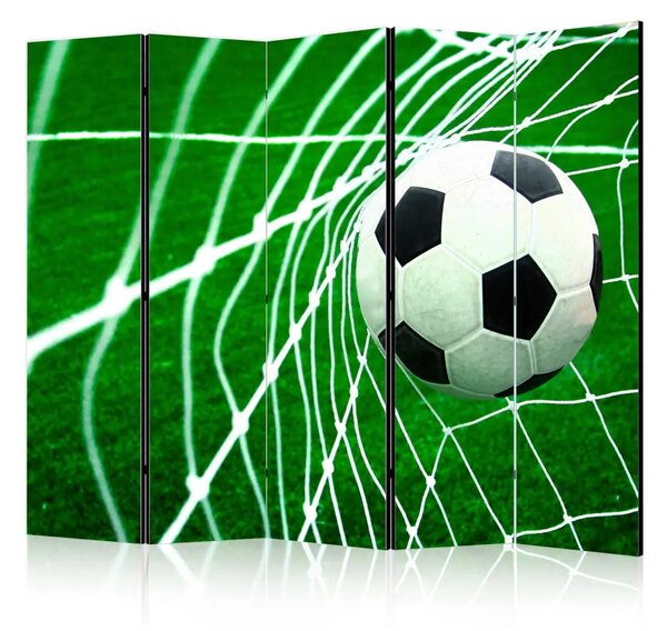 Paravento design Gooool! II - calcio su rete bianca e prato verde
