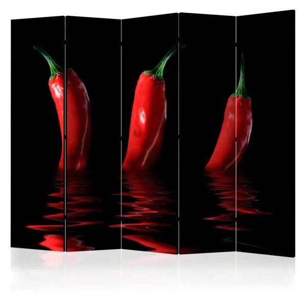 Paravento separè Peperoncino II - tre verdure infuocate su sfondo acquatico