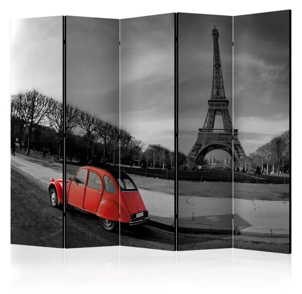 Paravento separè Torre Eiffel e un'auto rossa II: un'auto colorata e una città grigia