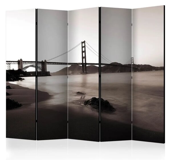 Paravento design San Francisco: Golden Gate in b/n II - paesaggio scuro