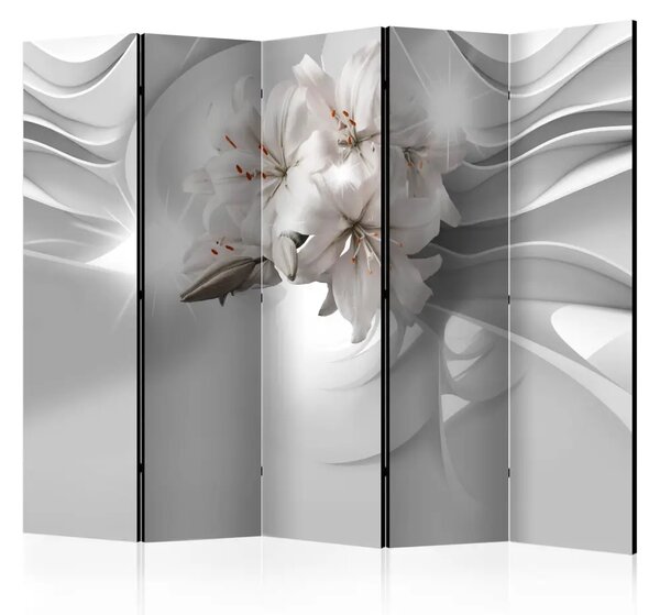 Paravento design Gigli nel tunnel II - fiori bianchi su sfondo chiaro