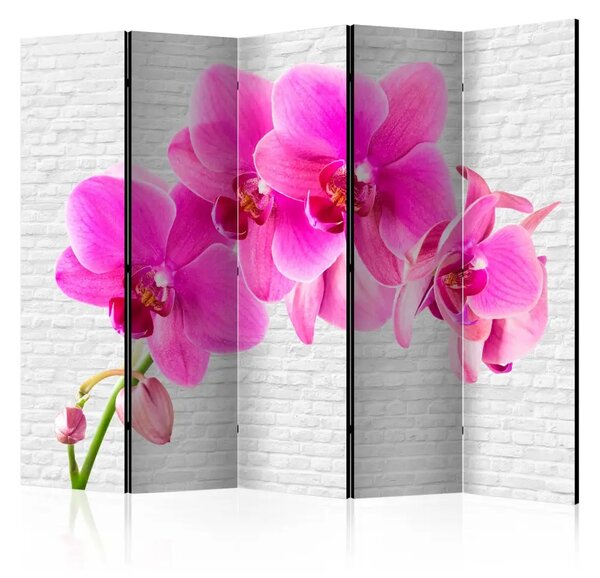 Paravento design Stimolo Rosa II - Orchidea rosa su sfondo di mattoni bianchi
