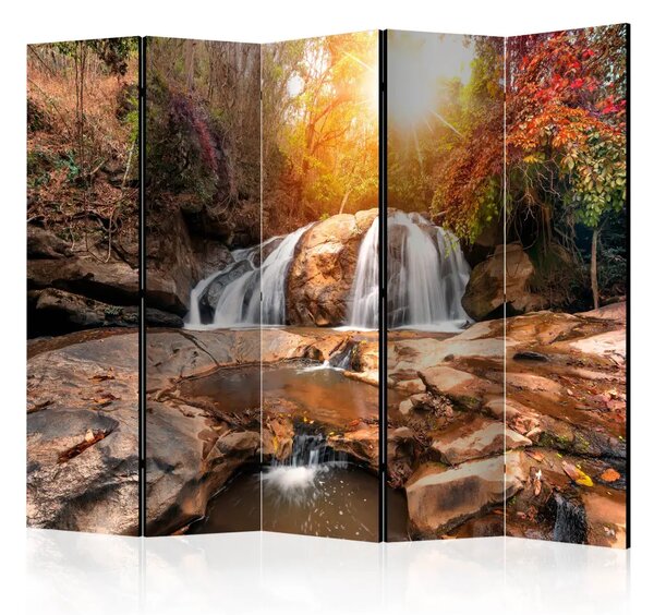 Paravento design Cascata del silenzio II - paesaggio roccioso e cascata con luce solare