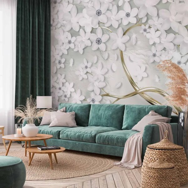 Carta da parati moderna Albero glamour - motivo vegetale con albero dorato e fiori bianchi