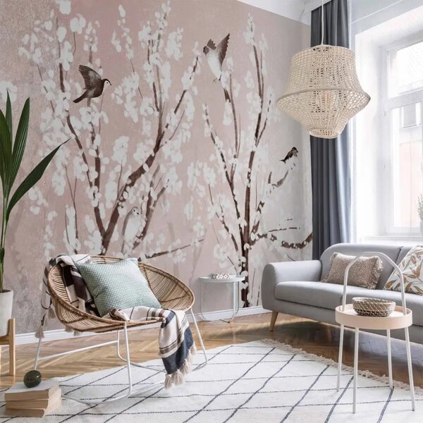 Carta da parati Alberi con fiori bianchi - uccelli su rami in primavera su sfondo rosa