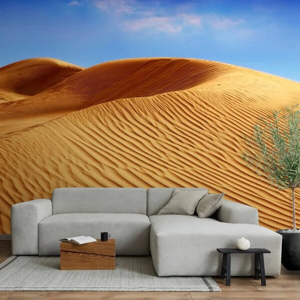 Carta da parati Deserto - dune ondulate e sabbia calda contro un cielo blu