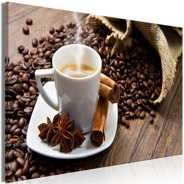 Pausa caffè - tazza di caffè aromatico su sfondo di chicchi di caffè