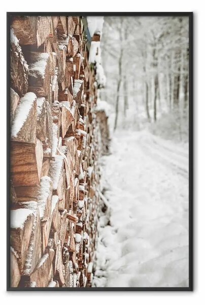 Poster: Foresta invernale - catasta di legna su una strada innevata