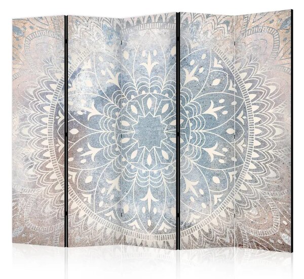 Paravento Mandala II - ornamento chiaro color crema su fondo blu