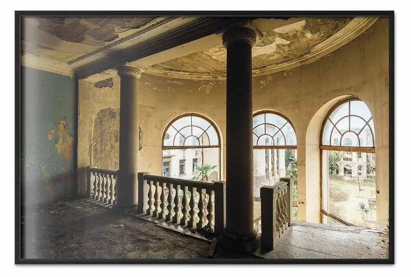 Poster: Vista in rovina - interno dimenticato con finestre panoramiche