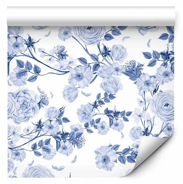 Tappezzerie Fiori sottili - rose nei toni del blu tra foglie e petali che volano
