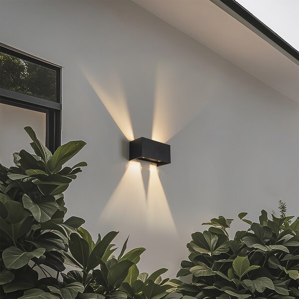 Lampada da parete per esterni nera con LED integrati 4 luci IP54 - Edwin