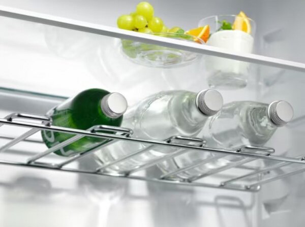 Electrolux Frigorifero da Incasso Combinato Capacit 376 Litri Classe energetica E Raffreddamento No Frost - KNR7TE75T