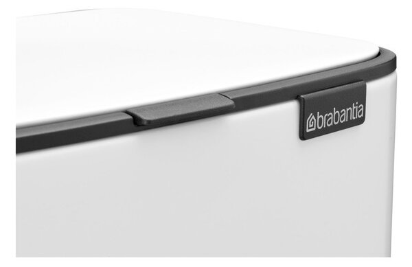 Cestino per la spazzatura bianco in acciaio con pedale 12 l Bo – Brabantia