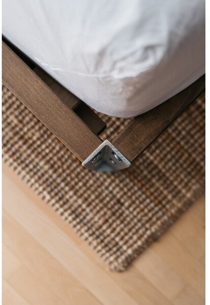 Letto matrimoniale di colore naturale in pino massiccio senza testiera con rete inclusa 180x200 cm Core – Karup Design