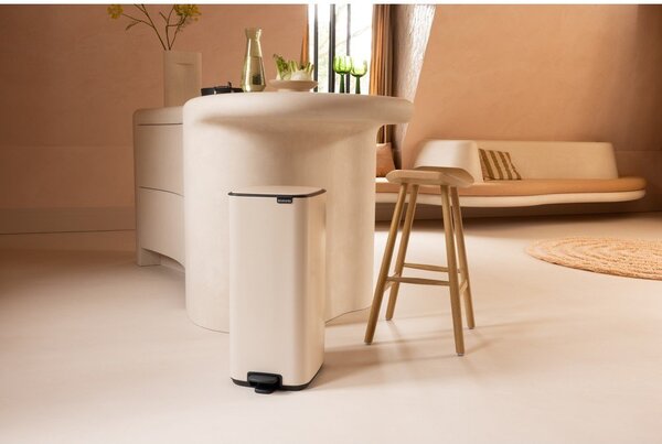 Cestino per la spazzatura beige in acciaio con pedale 30 l Bo – Brabantia