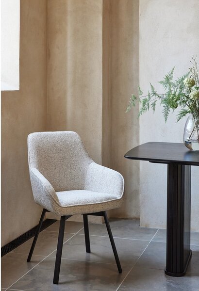 Sedia da pranzo grigio chiaro in imbottito con braccioli Alma – Unique Furniture