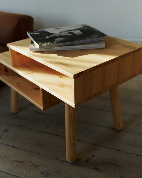 Tavolino in legno di pino in colore naturale Hako - Karup Design