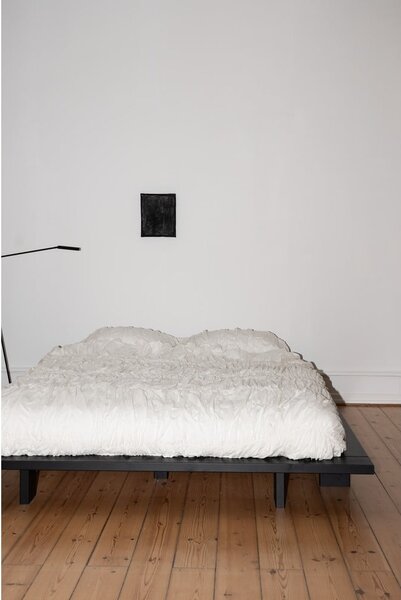 Letto matrimoniale nero in legno di pino con griglia 180x200 cm Japan - Karup Design