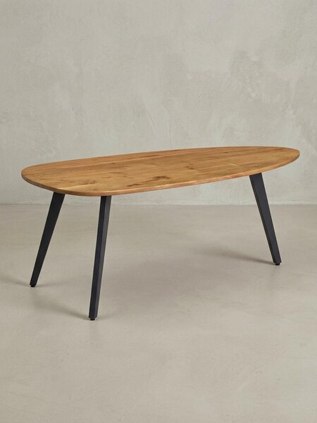 Tavolino in legno massello di acacia, forma moderna a fagiolo, robuste gambe in metallo. 110x60x45 cm | Kadima Design