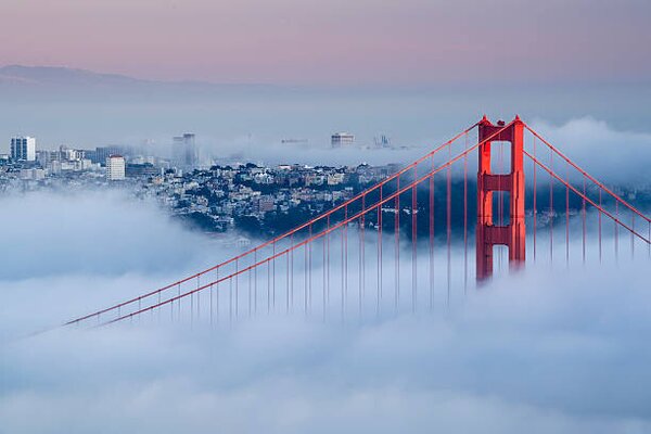 Fotografia artistica View of Golden Gate Bridge on a foggy day, fcarucci, (40 x 26.7 cm)