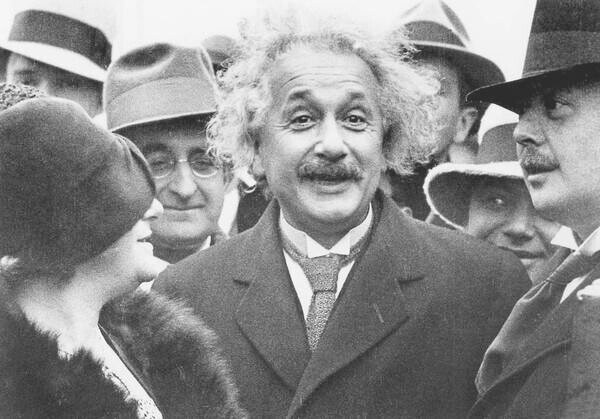 Fotografia Albert Einstein and his wife Elsa Lowenthal, Unknown photographer,, (40 x 26.7 cm)