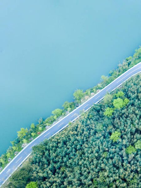 Fotografia Highway beside the lake, Tingting Wu, (30 x 40 cm)