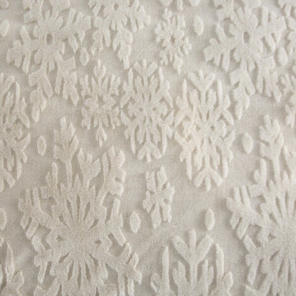 Coperta natalizia decorata con graziosi fiocchi di neve