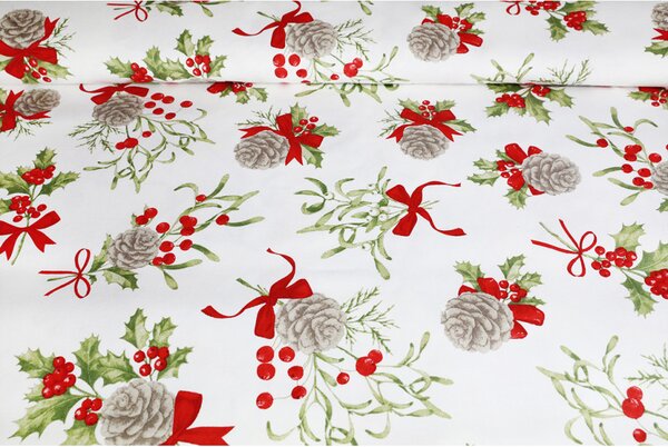 Tessuto decorativo natalizio in cotone con pigne, agrifoglio e fiocchi rossi su sfondo bianco