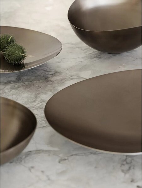 Vassoio decorativo in acciaio inox 35x42 cm Ondea – Blomus