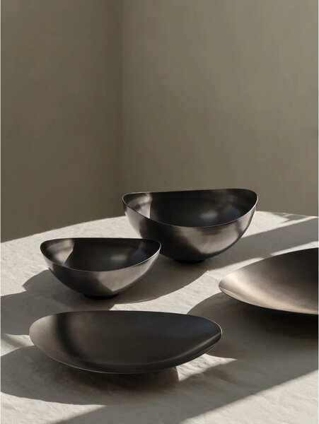 Vassoio decorativo in acciaio inox 35x42 cm Ondea – Blomus