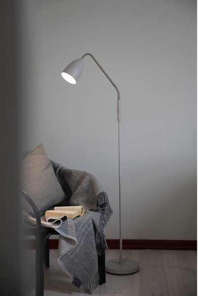 Lampada da terra LED beige con paralume in metallo e intensità regolabile (altezza totale 140 cm) Patro – Markslöjd