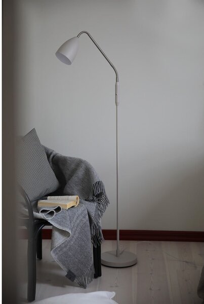 Lampada da terra LED beige con paralume in metallo e intensità regolabile (altezza totale 140 cm) Patro – Markslöjd